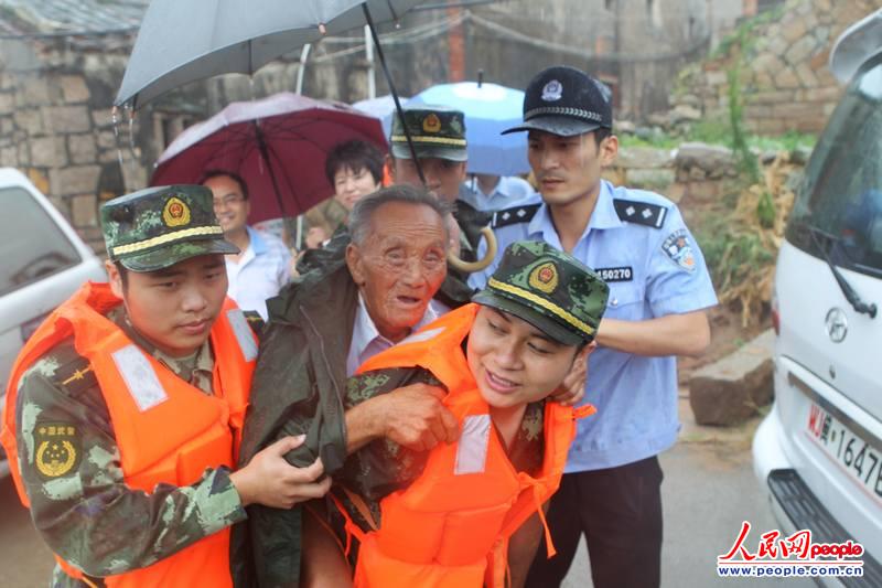 7��13�գ��ڸ����и�ɽ���ҫ�壬�����񾯡��߷��ٱ���פ��ɲ�һ��84��Ĺ¹�����֣������Σ����ת�ơ�