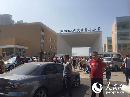 天津开发区第二小学安置点的情况。潘旭海摄