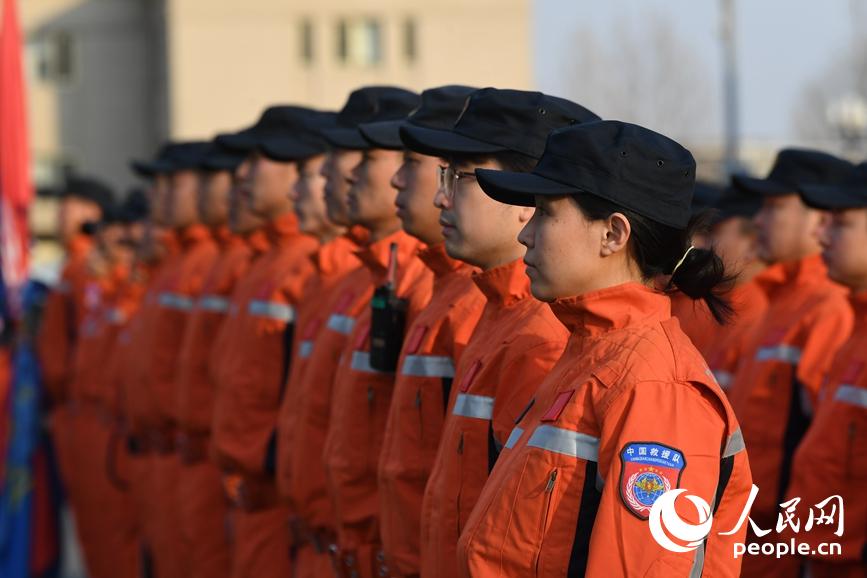 中国救援队赴土耳其实施国际救援。人民网记者 翁奇羽摄