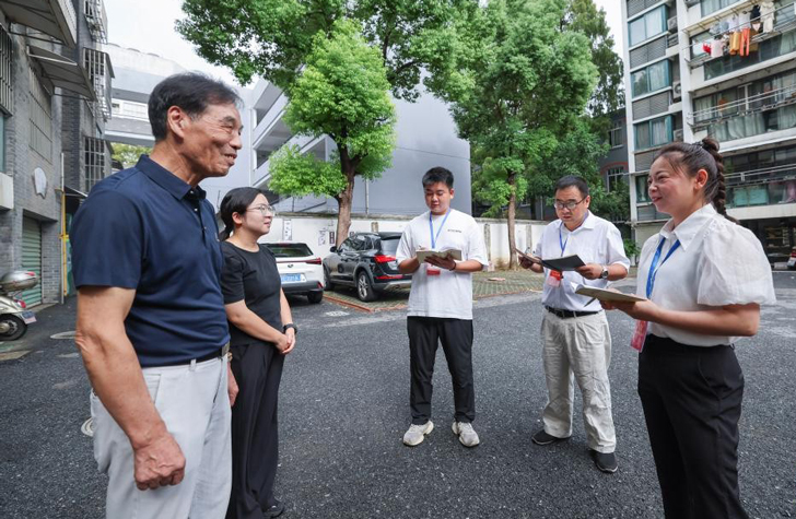 浙江湖州：基层人大代表助力老旧小区“停车难”问题治理