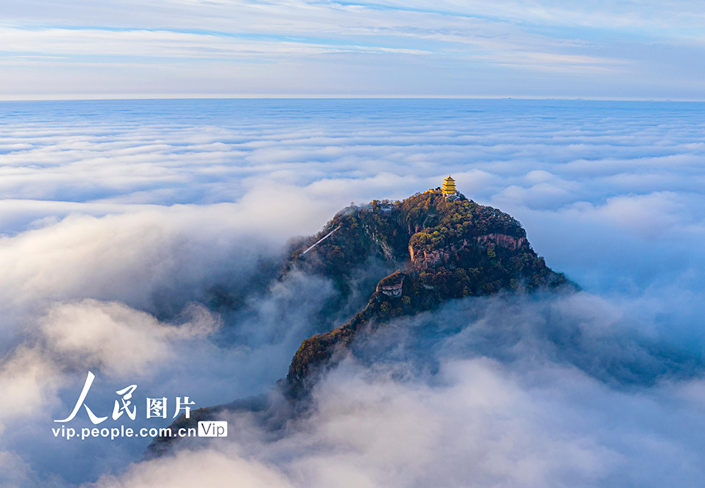 河南济源：王屋山现云海景观【2】