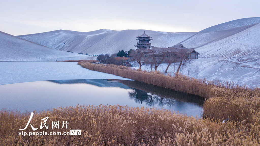 甘肃敦煌：雪落大漠景如画【3】