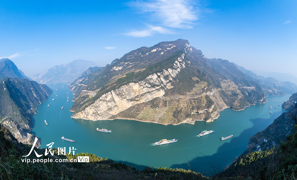 长江三峡航运忙