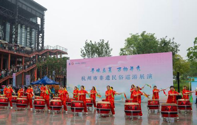 浙江杭州：立夏民俗活动吸引游人
