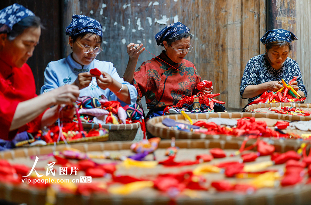 安徽歙县：赶制“徽州端午锦”【4】