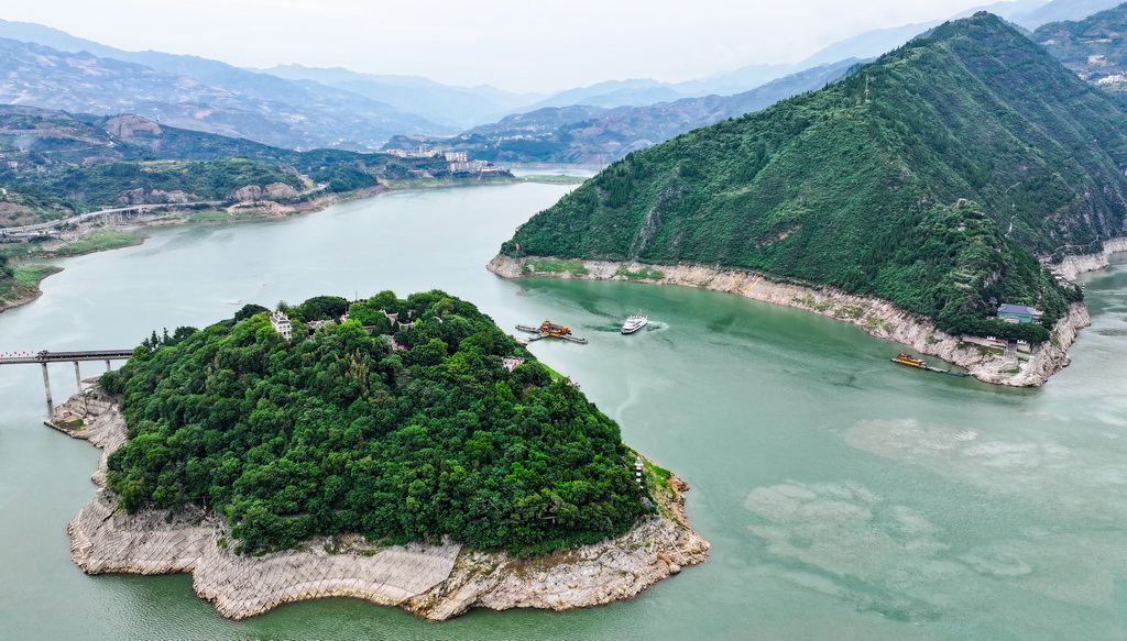 这是6月9日拍摄的瞿塘峡一带景色（无人机照片）。