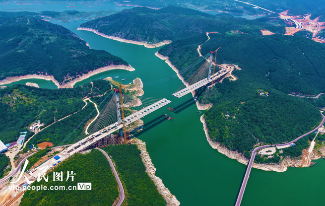 河南淅川：渑淅高速建设有序推进