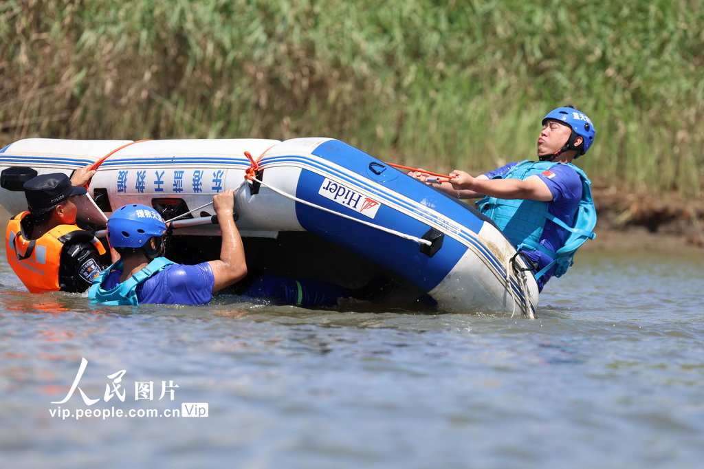 辽宁丹东：开展防汛救援演练