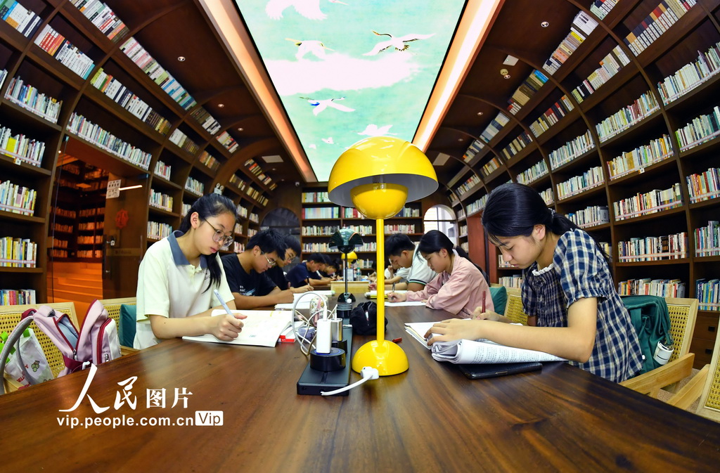 江西宜春：城市书房乐享阅读【2】