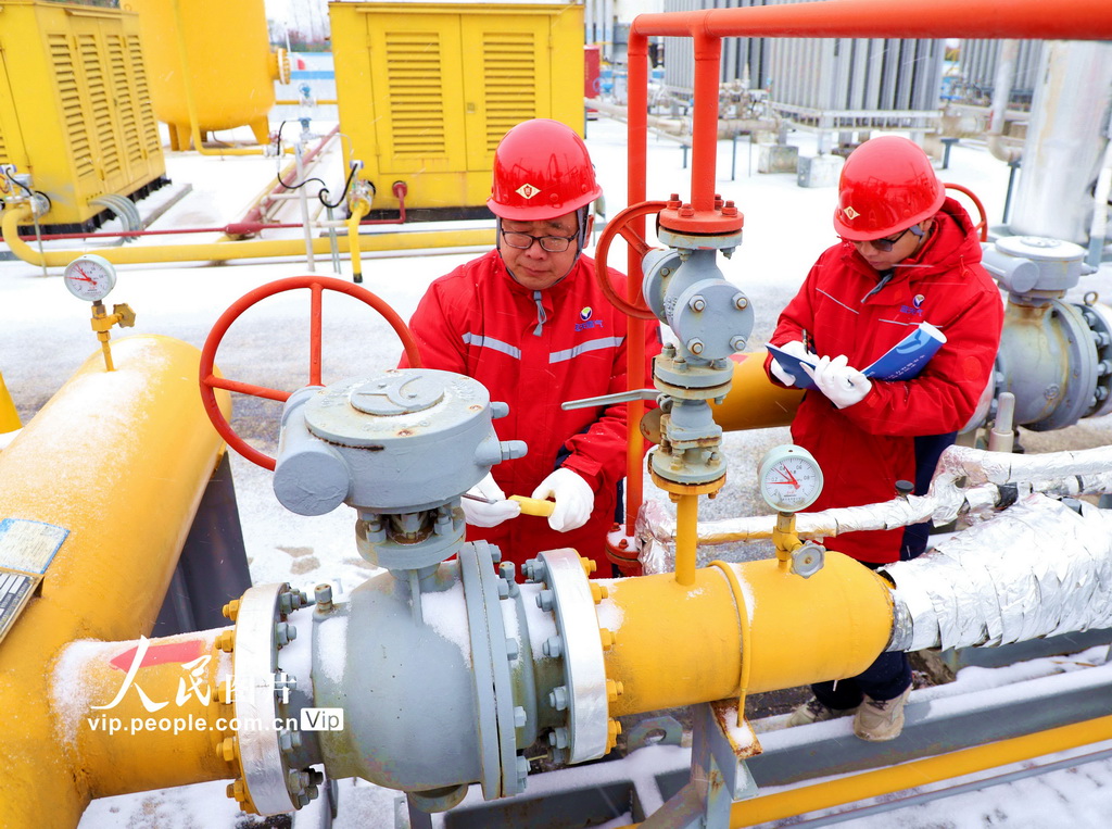 河南南阳：负重致远保供气