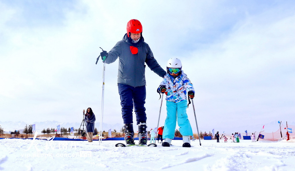 甘肃张掖：体验滑雪运动乐趣【5】