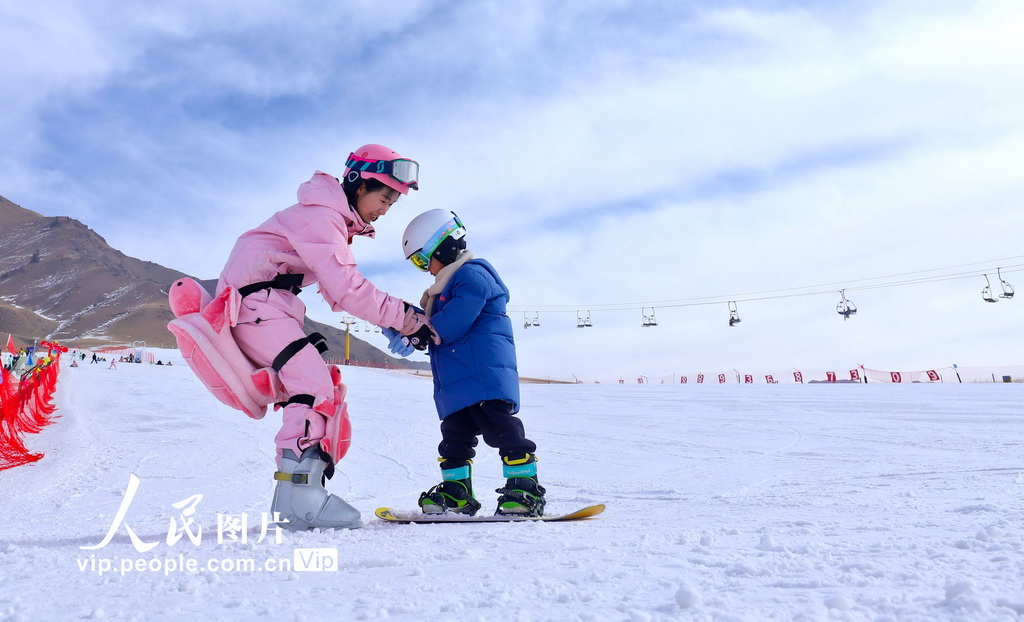 甘肃张掖：体验滑雪运动乐趣【7】
