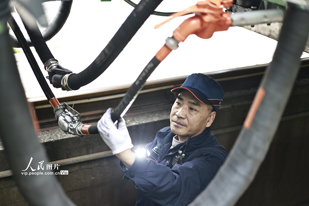 重庆：列车“体检”迎春运【6】