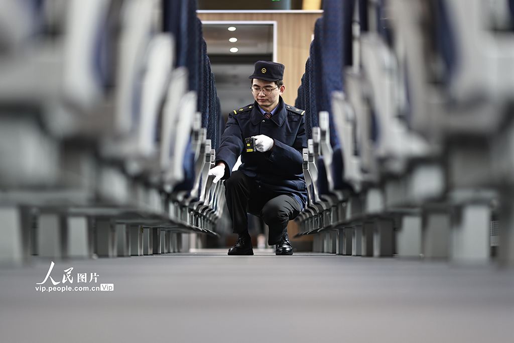 重庆：列车“体检”迎春运【7】