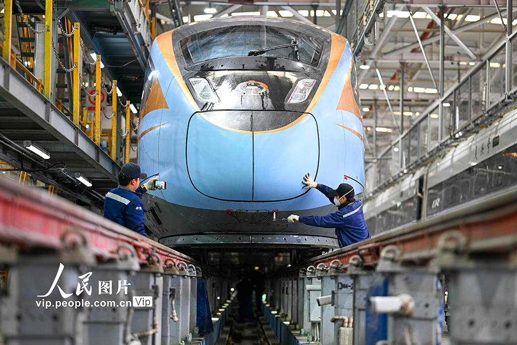 江苏南京：动车“体检”迎春运【4】