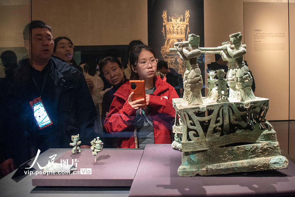 四川广汉：三星堆博物馆里感受古蜀文化魔力