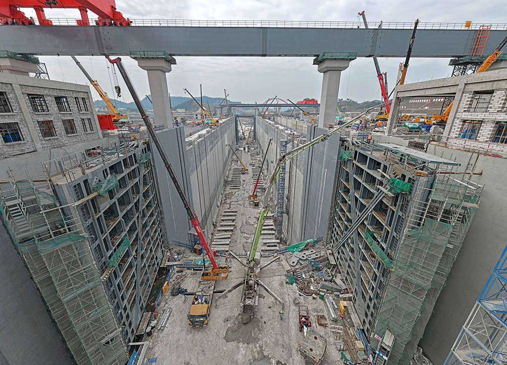 这是3月5日拍摄的广西平陆运河马道枢纽建设现场（无人机照片）。