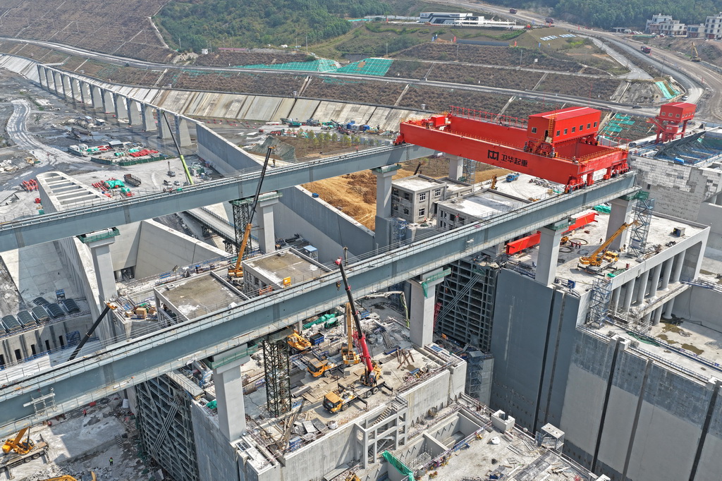 这是3月5日拍摄的广西平陆运河马道枢纽建设现场（无人机照片）。