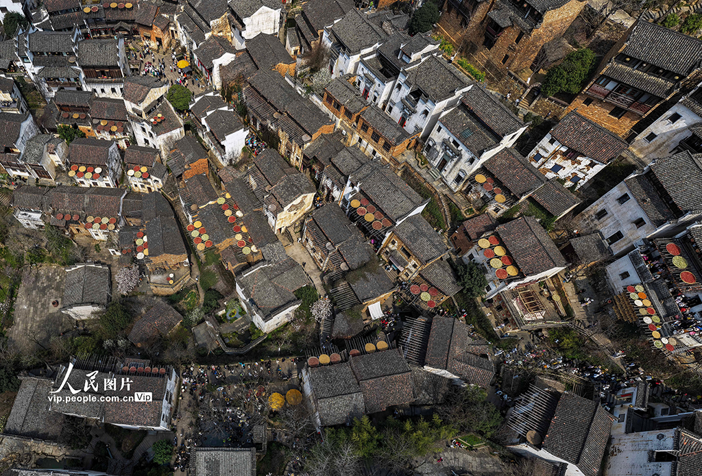 江西婺源：篁岭景区游人如织【2】