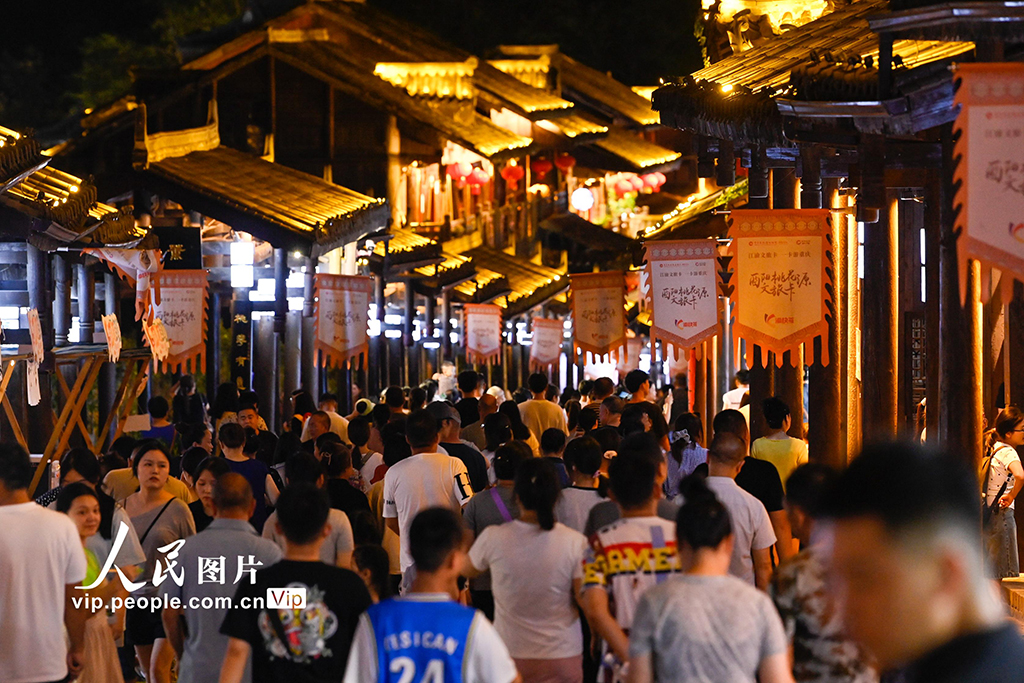 重庆：古城“夜经济”持续升温【3】