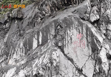 吉隆泥石流救援进入核心区，这一幕泪目