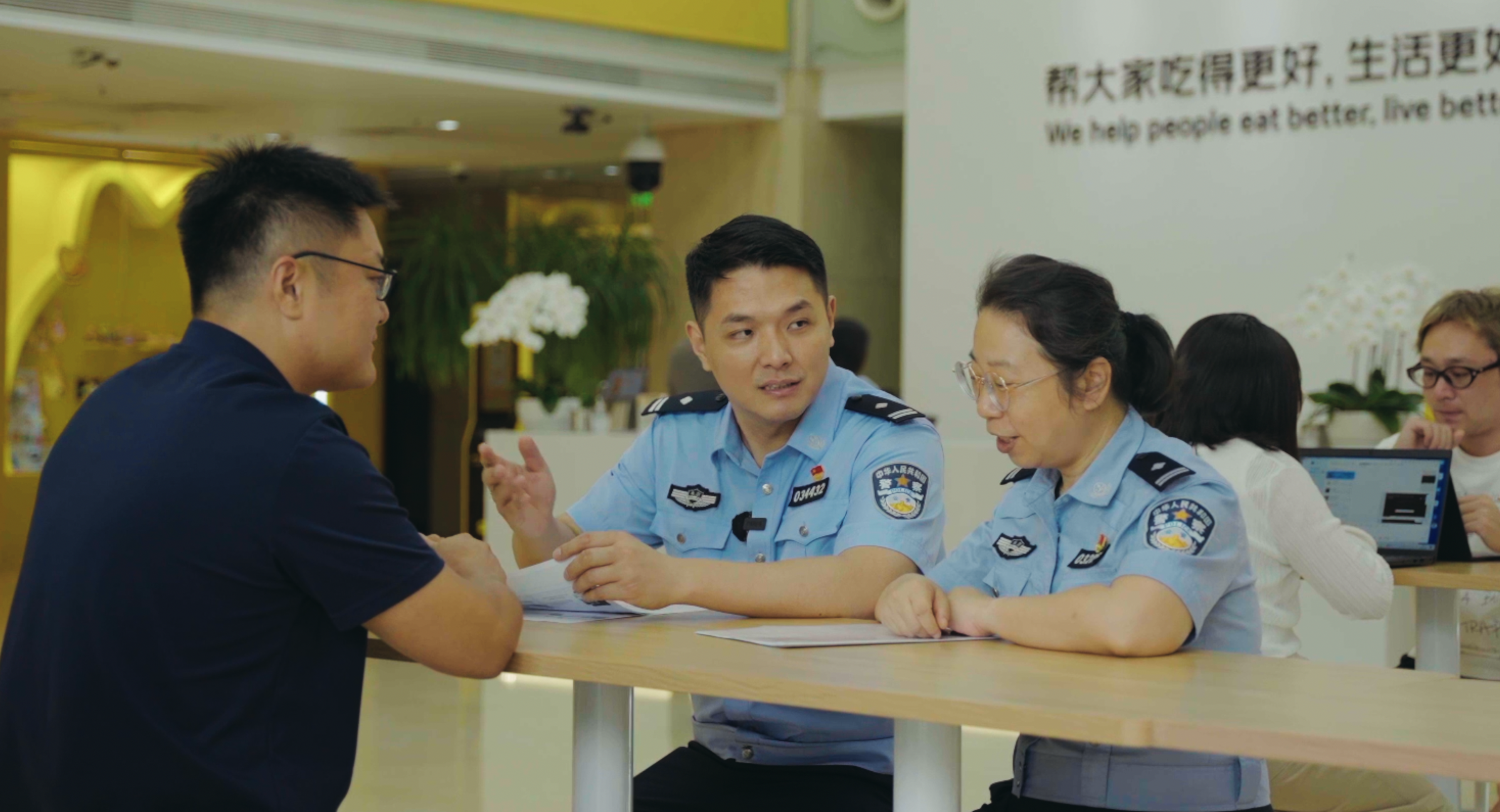 成都华西医院黄牛挂号电话票贩子号贩子网上预约挂号,住院检查加快守方寸窗口 护百姓远行