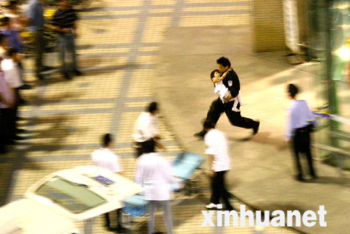 上海:肯德基发生人质劫持事件