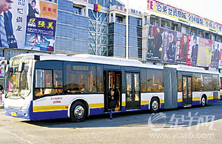 广州将试用10辆BRT公交车 每辆造价百万容纳