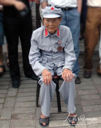 红色娘子军有11位老战士健在 年龄最高98岁 (