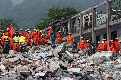 奋战在北川地震救援一线的黑龙江消防官兵