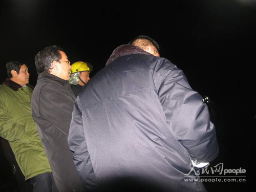 河南郑州发生一起严重车祸 已有3人遇难 (2)