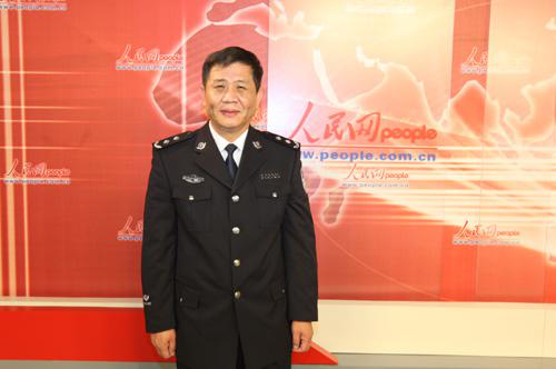 组图:辽宁鞍山市副市长、公安局长杨力做客人