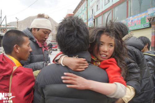 获救13岁藏族女孩:太饿就用鞋压在肚子上 (2)