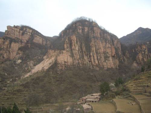 九龙峡:着力打造红砂岩旅游文化品牌