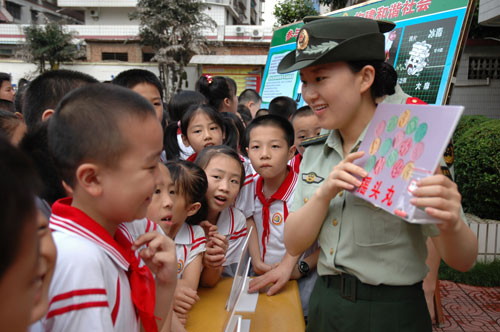福建:禁毒宣传进学校上台轮