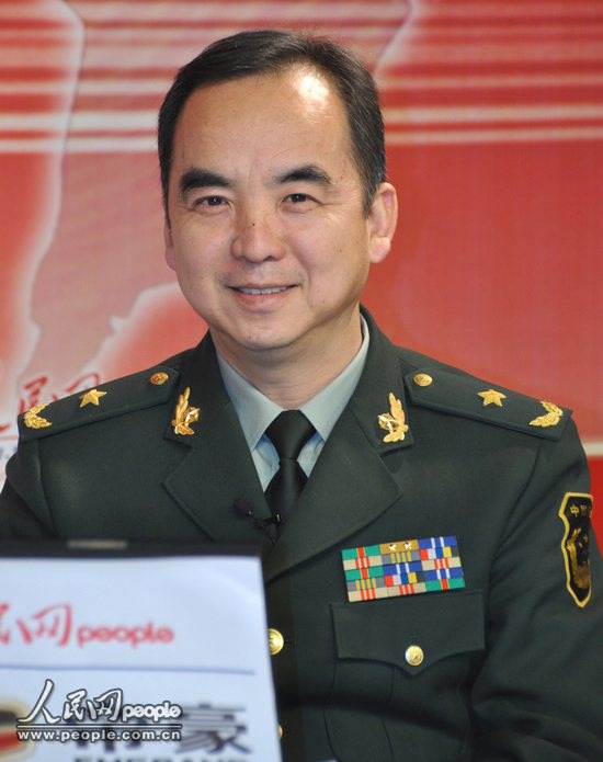 组图:公安部消防局局长陈伟明做客人民网(7)