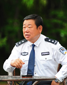 19日黑龙江省牡丹江市副市长、公安局长闫子