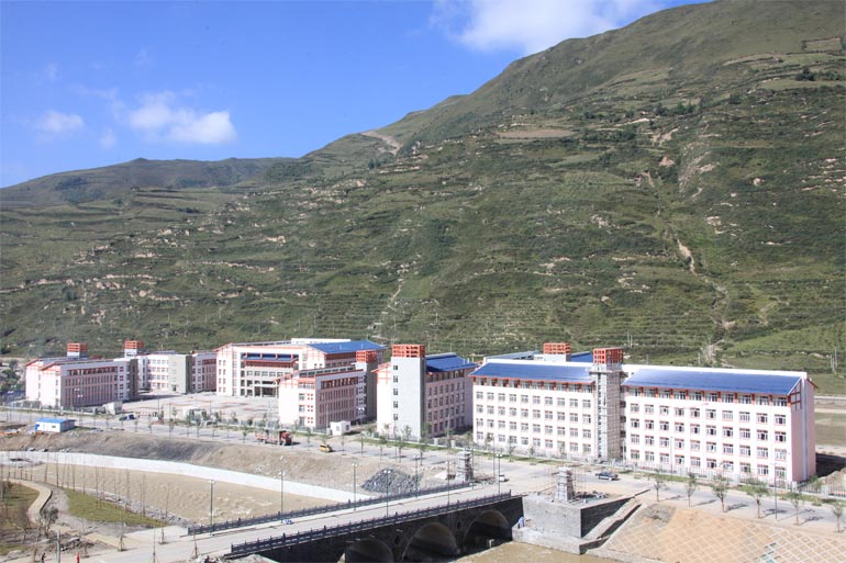 松潘中学