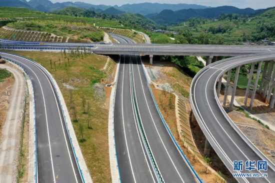 由中铁广州局等单位建设的贵州省遵义至余庆高速公路将于近日竣工通车
