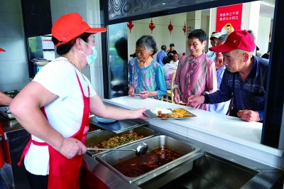 长山，Quzhou，Zhejiang：两个省份的快乐食堂